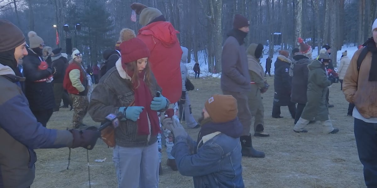 Colorado Springs couple gets engaged at Pennsylvania Groundhog Day event