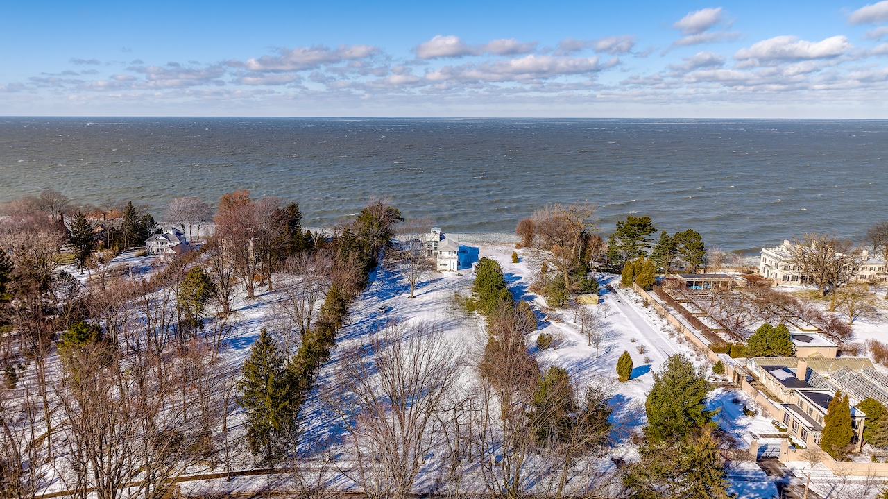 12345 Lake Shore Blvd., Bratenahl: House of the Week