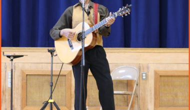 Award-winning folk singer-songwriter visits Hamagrael