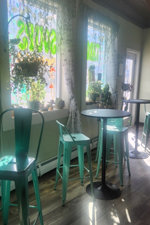 Tables are set up for customers at Throop Soups. (Marissa Pilato/For The Valley Advantage)