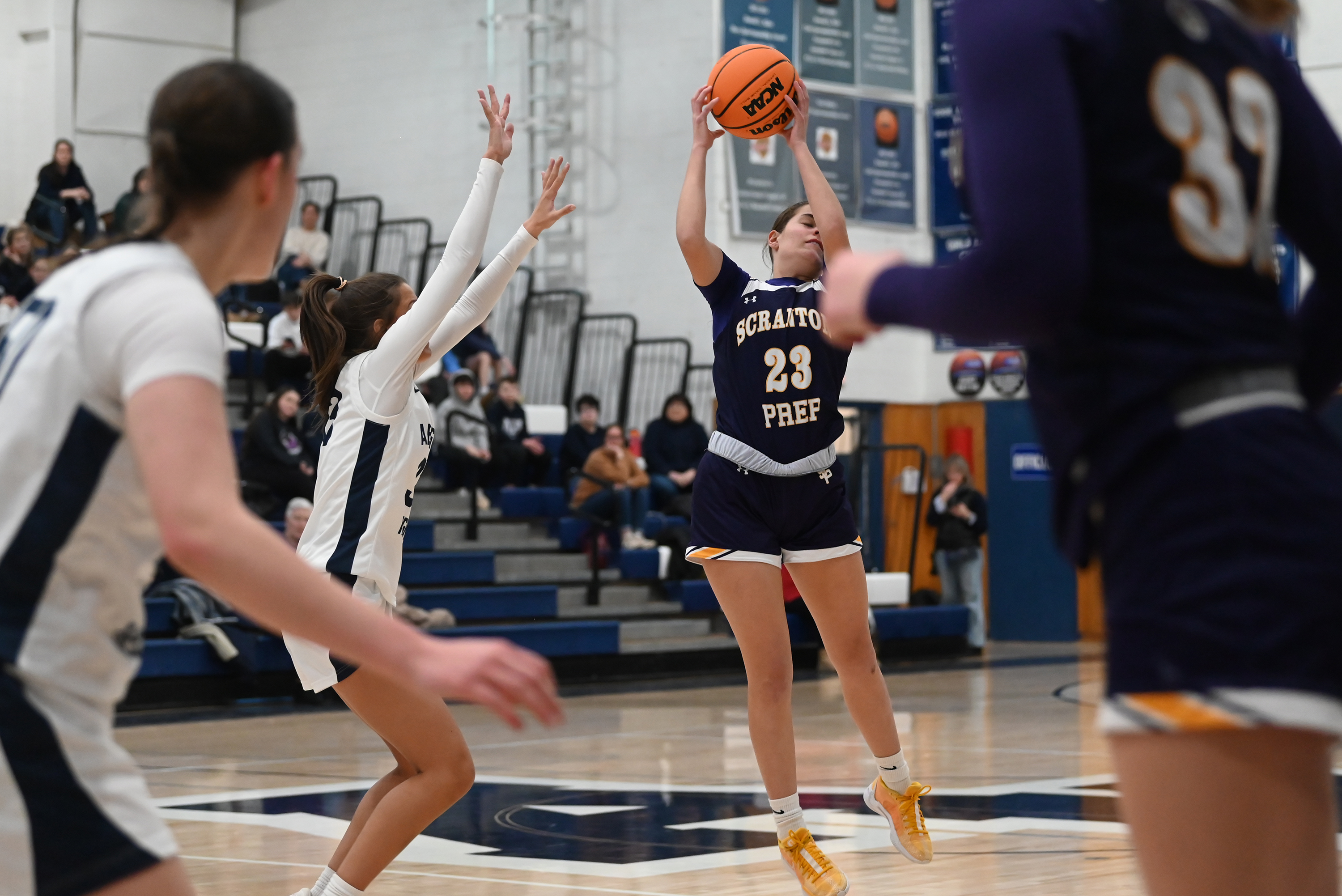 Scranton Prep’s McKenna Toolan catches a pass during the basketball...