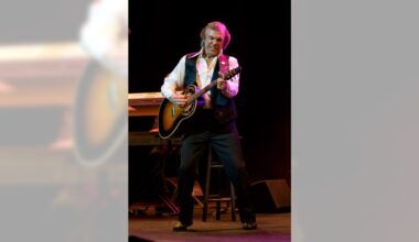 Neil Diamond tribute act coming to Scranton Cultural Center