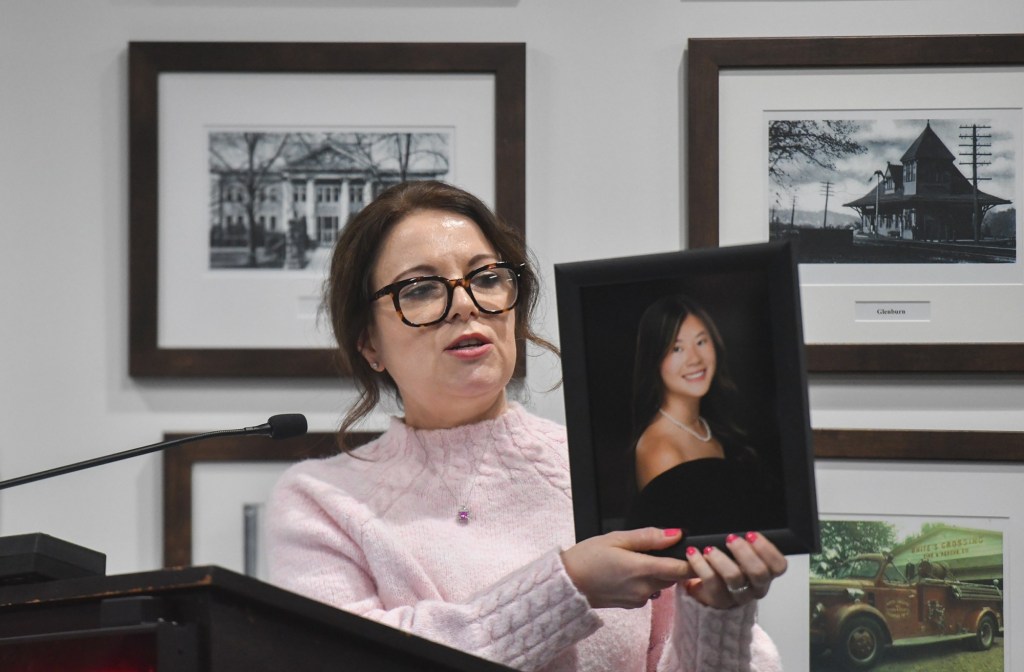 Immigration enforcement debate dominates another Lackawanna County commissioners meeting