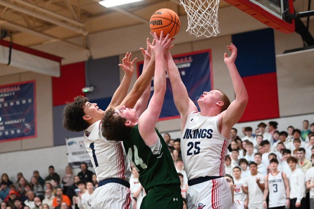 Riverside tops Holy Cross, reaches 3A final; Dunmore, Old Forge, Susquehanna also make title games – Scranton Times-Tribune