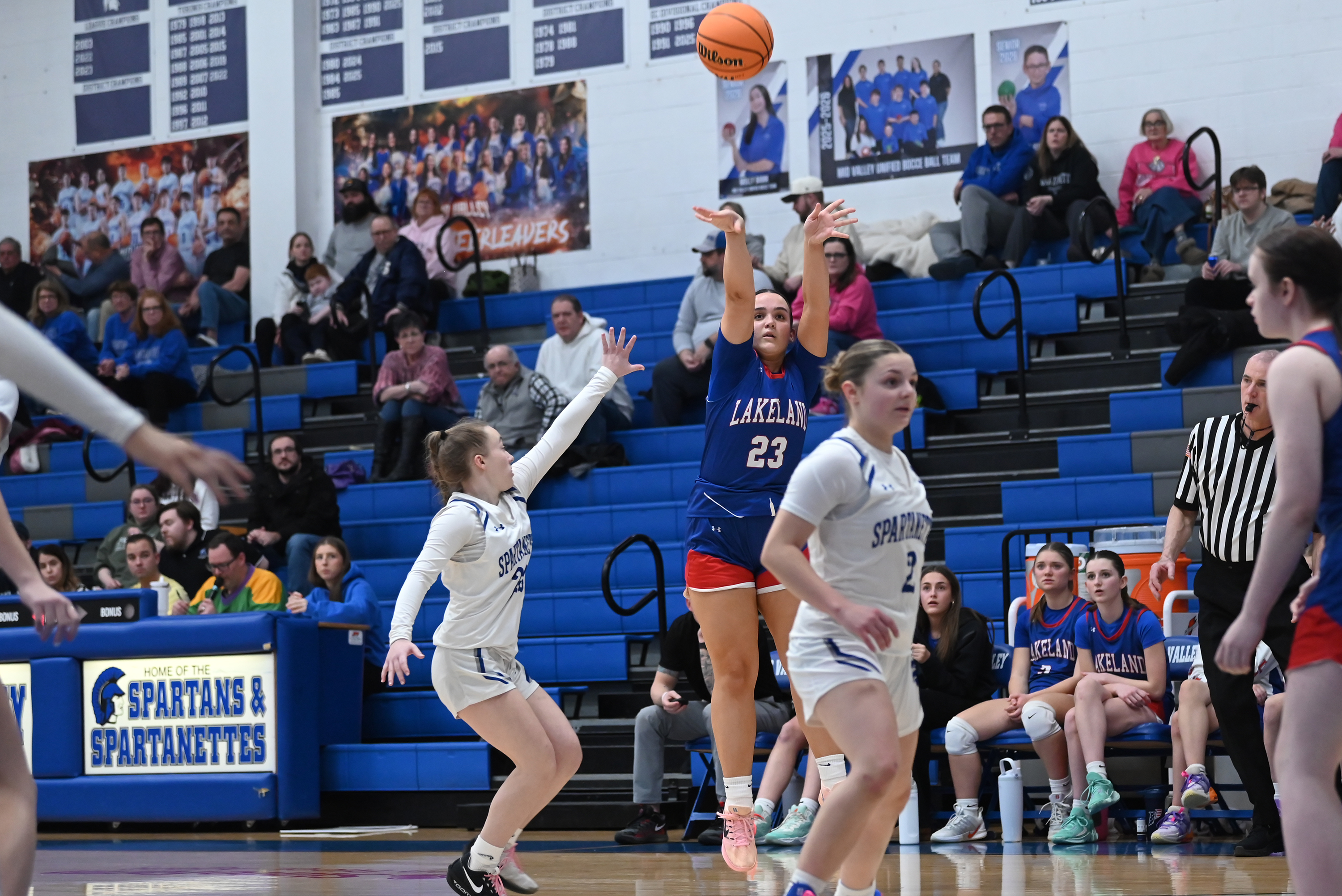 Lakeland’s Olivia Cunningham shoots during the basketball game at Mid...