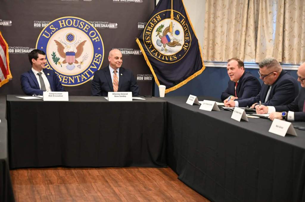 Bresnahan hosts roundtable discussion on policing and public safety