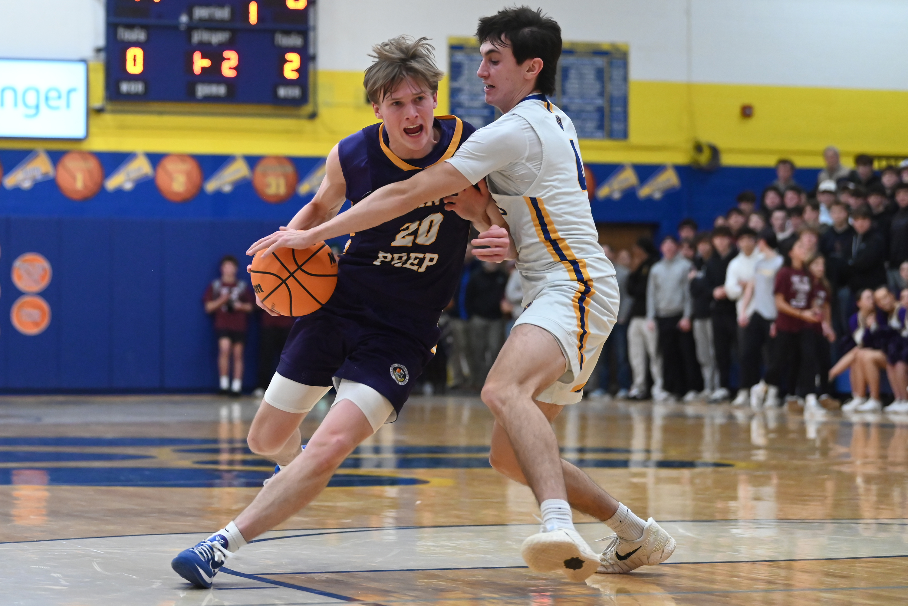 Valley View’s Jagger Roe defends Scranton Prep’s Packy Doherty during...