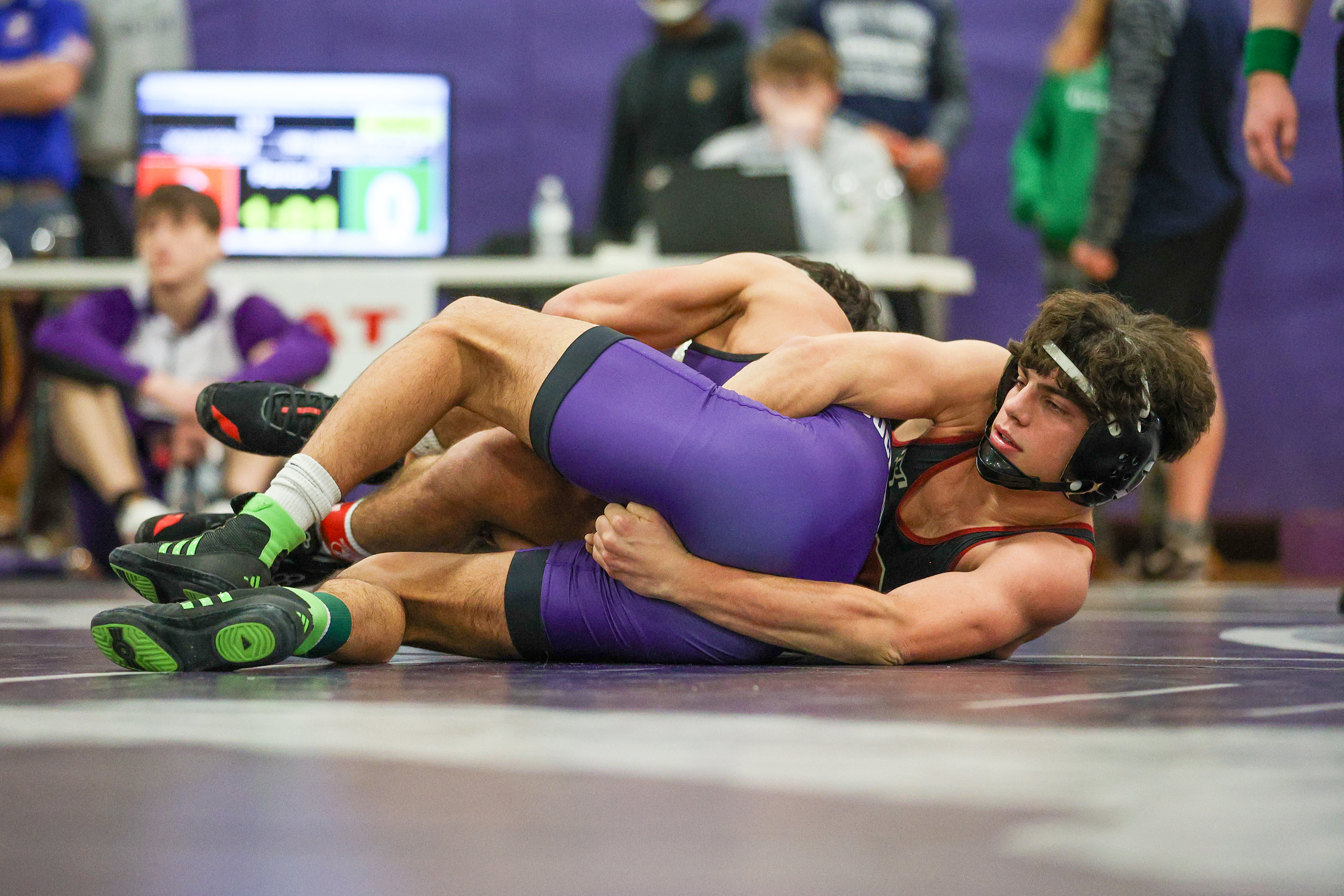 Scranton’s Drew Leonori, right, wrestles Wallenpaupack’s Giovanni Lomonaco during the...