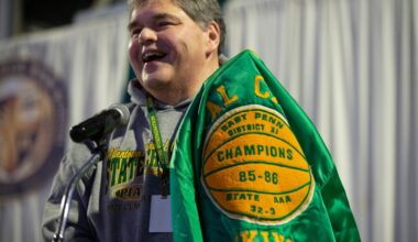 'Voice of the Vikings,' longtime Central Catholic teacher dies