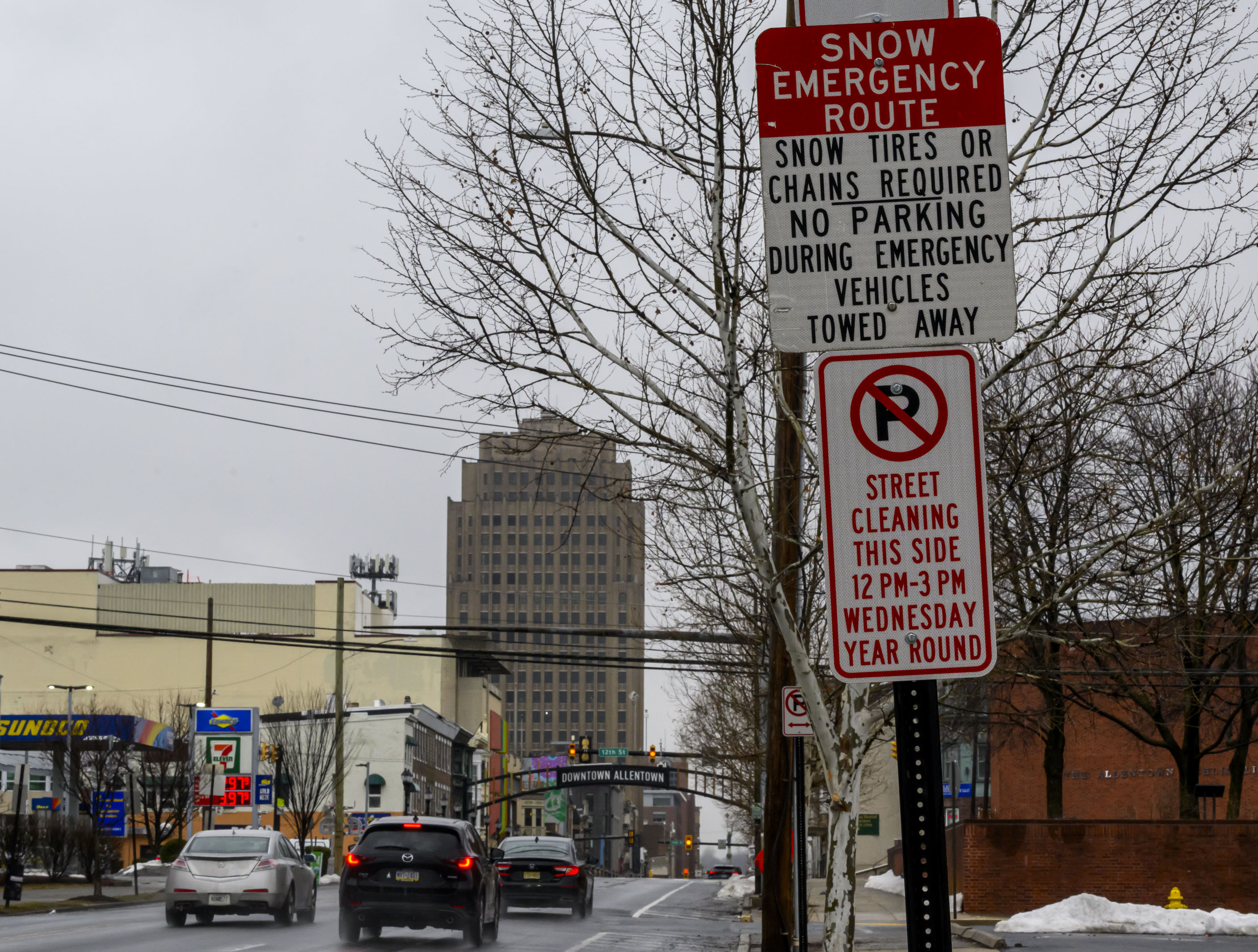A snow emergency sign posted Sunday, Feb. 22, 2026, on Hamilton Street in Allentown. The city declared an emergency ahead of a winter storm Sunday into Monday that was expected at various points to drop anywhere from 7 to 18 inches of snow in the region. Cars can be parked in city parking garages for free until 6 p.m. Tuesday. (April Gamiz/The Morning Call)