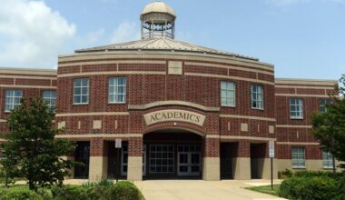 Parkland settles lawsuit with former teacher's sex abuse victims