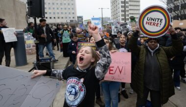 Philadelphia school board meeting live updates: Watlington presents facilities plan