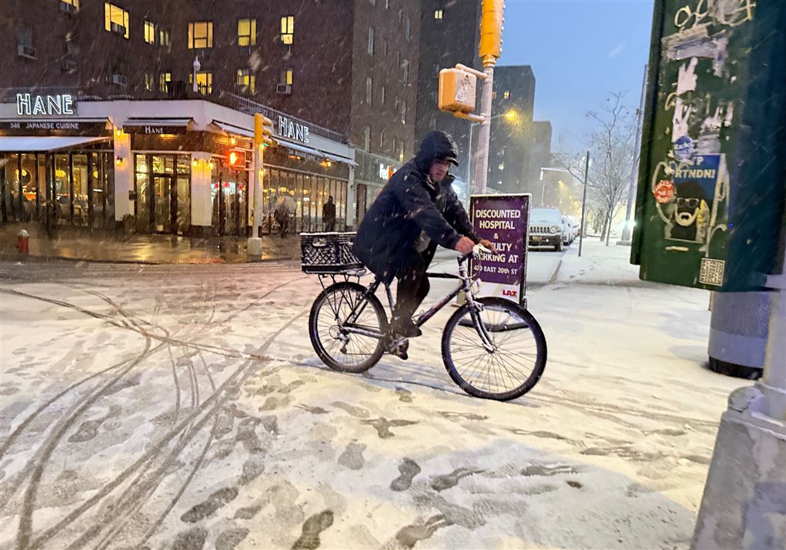Blizzard warnings cascade across East Coast as winter storm hits