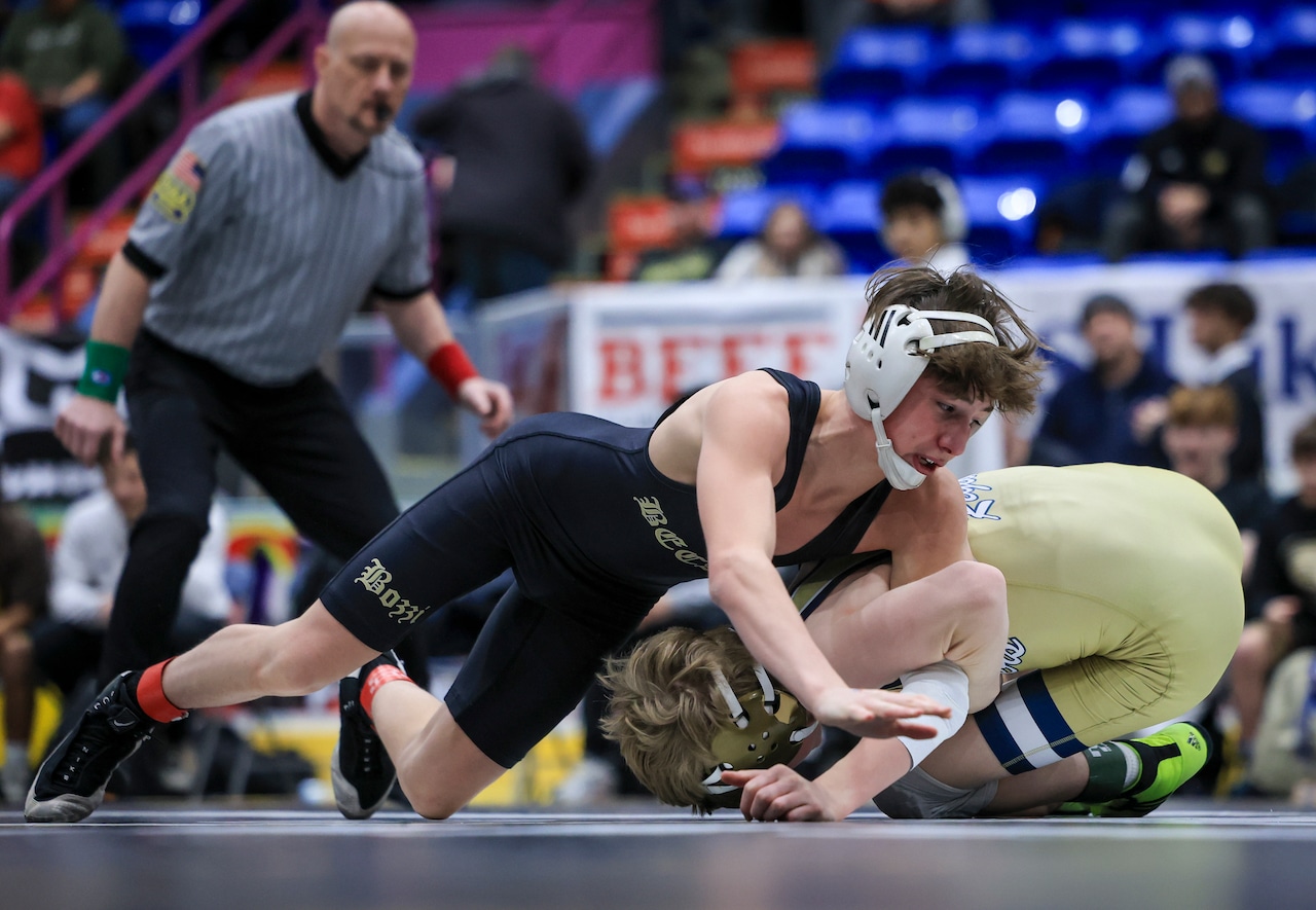 Bethlehem Catholic wrestling falls to Franklin Regional in PIAA 3A semis