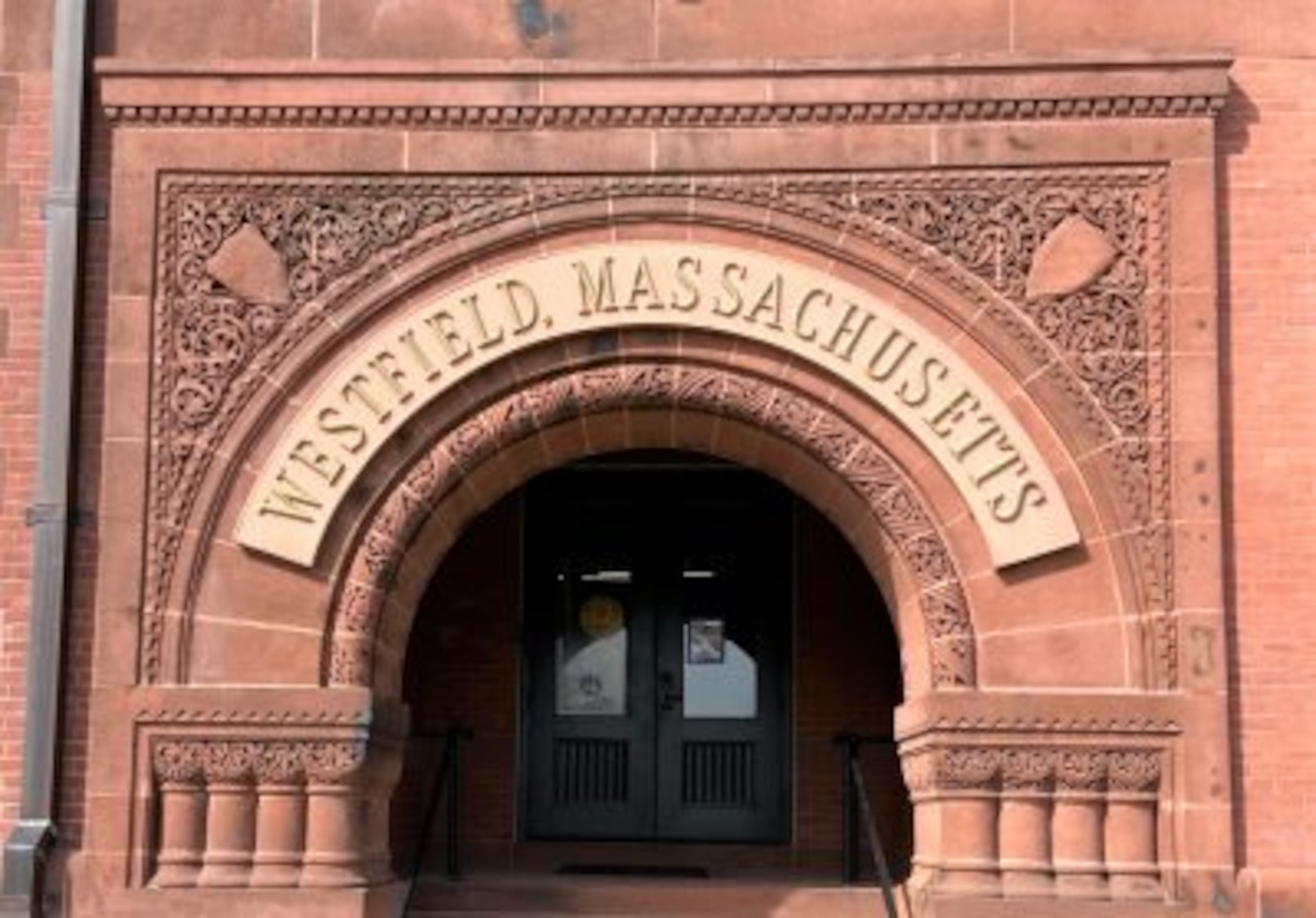 City Council passes first reading on BESS moratorium