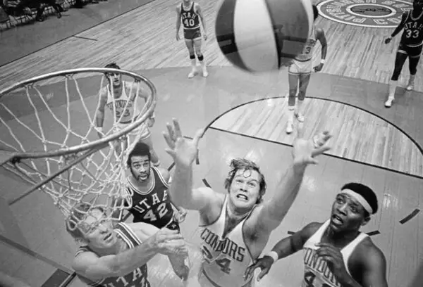 Remember when Pittsburgh was a basketball town?