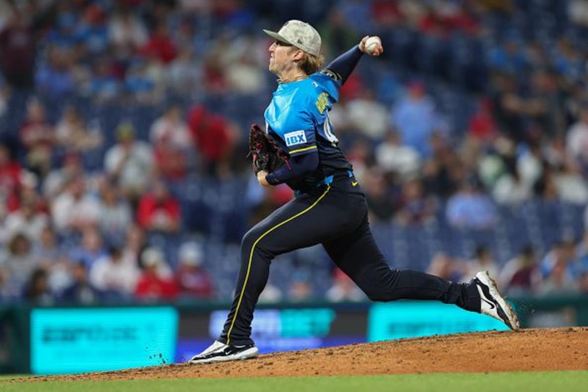 Philadelphia Phillies Re-Sign Reliever Daniel Robert