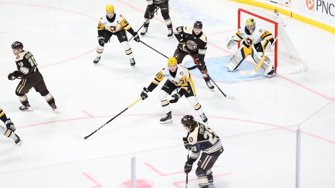 Bears' third-period collapse leads to loss vs. Penguins