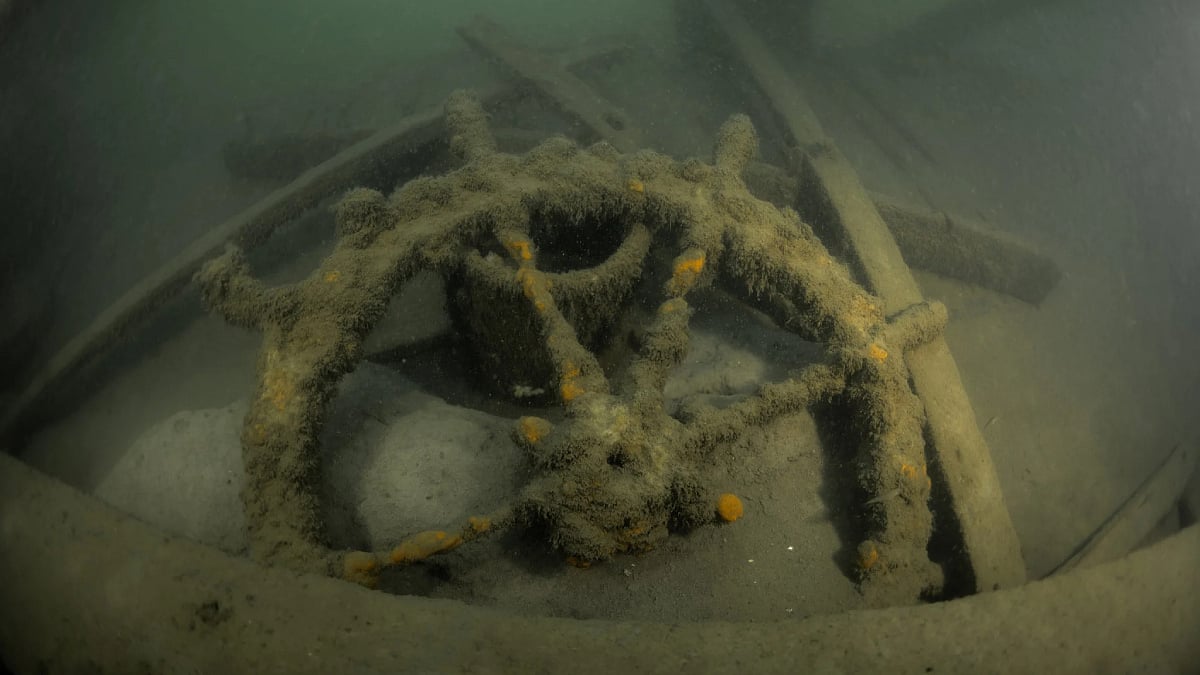 Archaeologists find 158-year-old shipwreck at bottom of Lake Erie