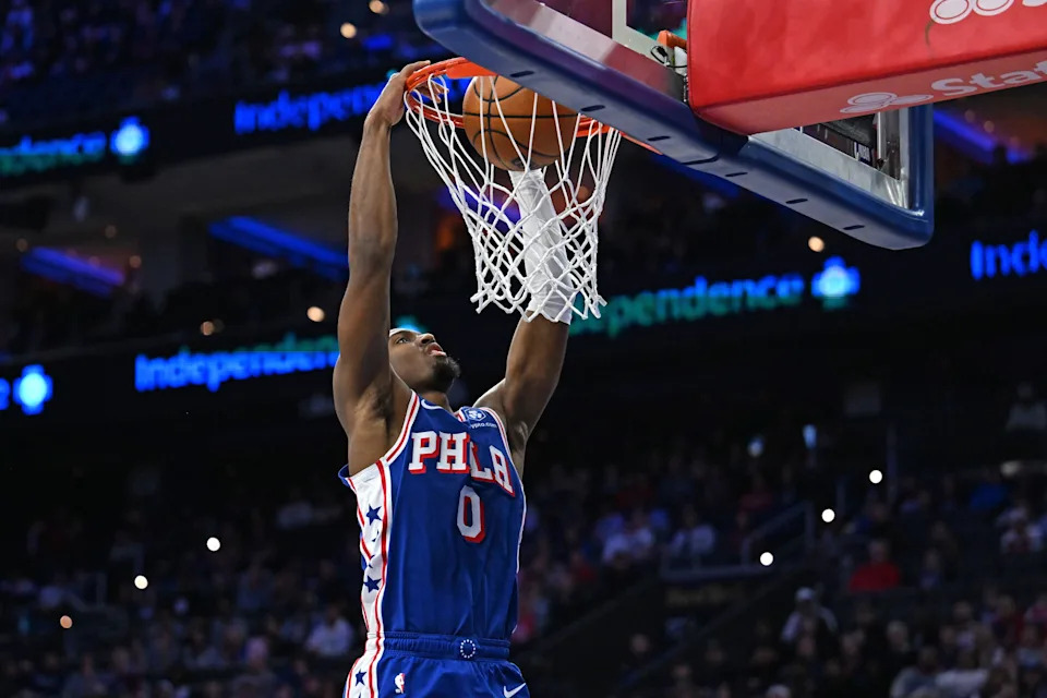 Jan 19, 2026; Philadelphia, Pennsylvania, USA; Philadelphia 76ers guard Tyrese Maxey (0) dunks against the Indiana Pacers at Xfinity Mobile Arena. Mandatory Credit: Eric Hartline-Imagn Images