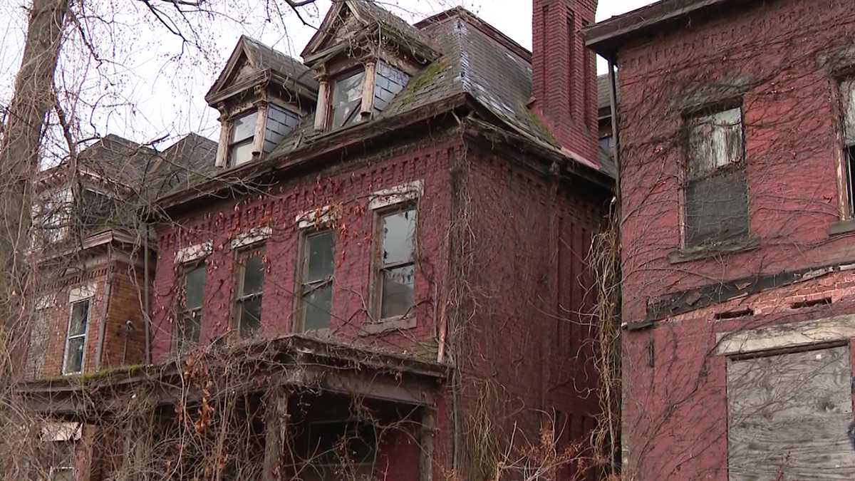 Dilapidated properties have the attention of Pittsburgh leaders