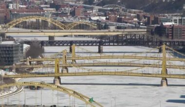 Ice forms on Monongahela, Allegheny and Ohio slows navigation