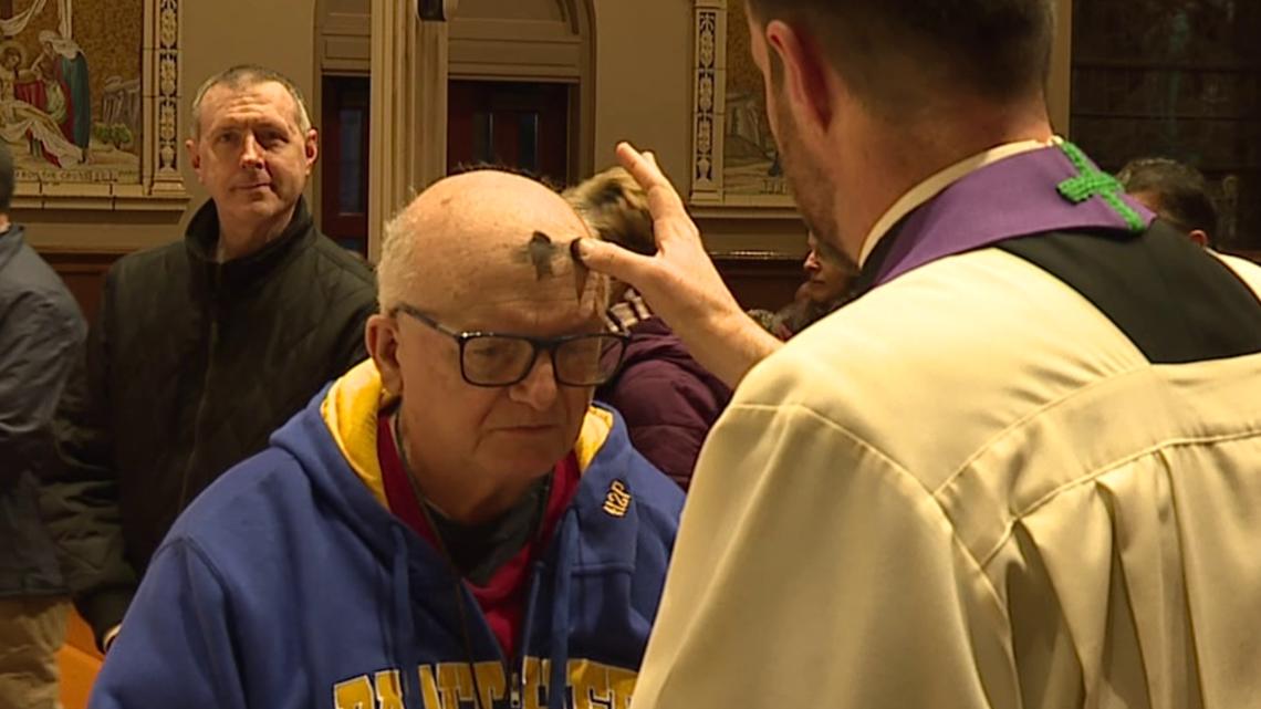 Ash Wednesday draws crowds to the Cathedral in Scranton