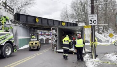 Tractor-trailer crashes into railroad bridge in Jessup