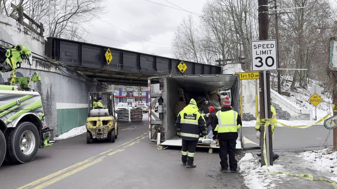 Tractor-trailer crashes into railroad bridge in Jessup