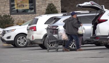 Shoppers prepare for brutal wind chill