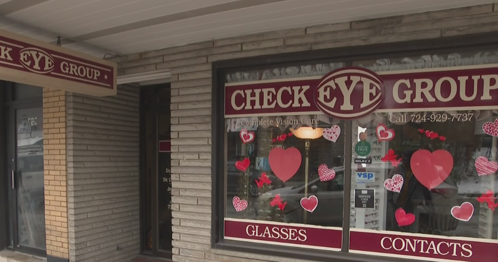 Naked man arrested after allegedly drunkenly wielding knives in Pittsburgh area doctor's office