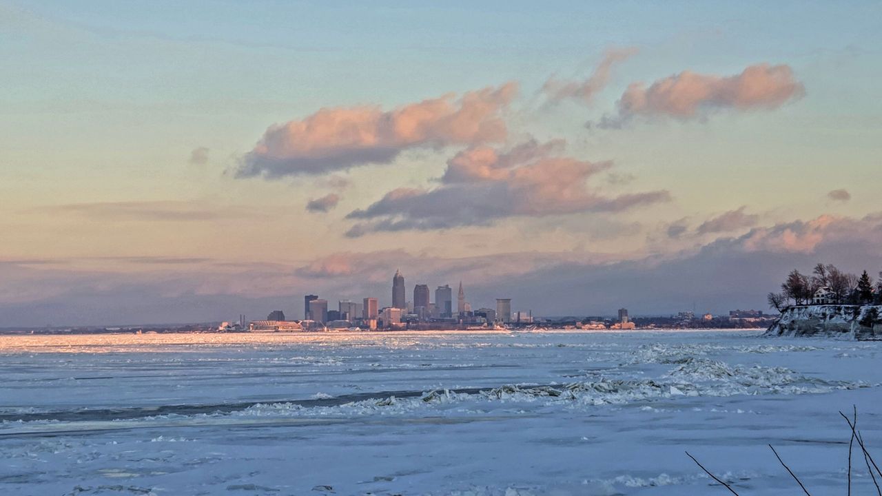 Officials urge visitors not to walk on Lake Erie ice