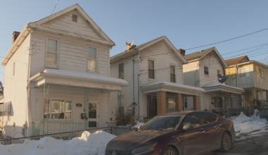 Man arrested after entering car with children inside, Stowe Township police say