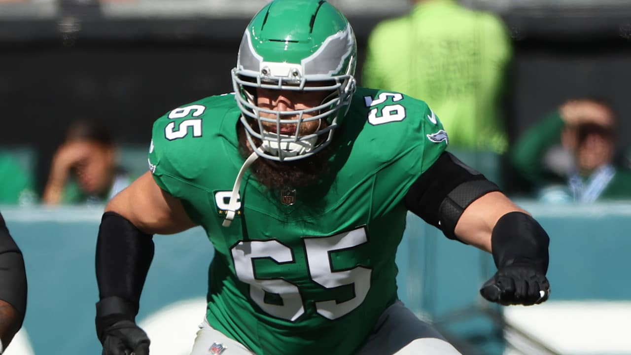 Eagles OT Lane Johnson to return for 14th season with Philadelphia