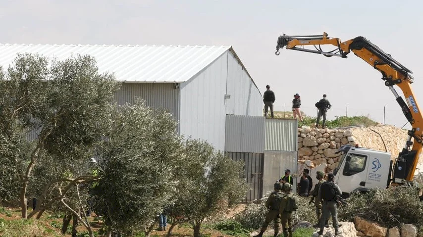 Bethlehem: Occupation Forces Demolish a Car Parts Sales Shed in Beit Jala