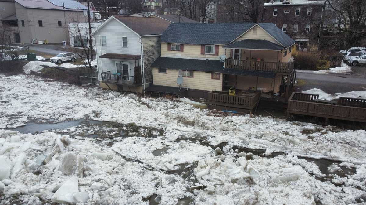 Dangerous ice jamming raising water levels in Emlenton