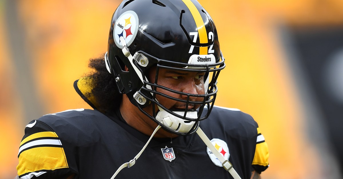 Former Pittsburgh Steelers offensive lineman announces retirement