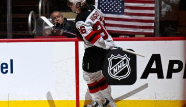 Fans give Jack Hughes hero's welcome in Pittsburgh ahead of Penguins-Devils game