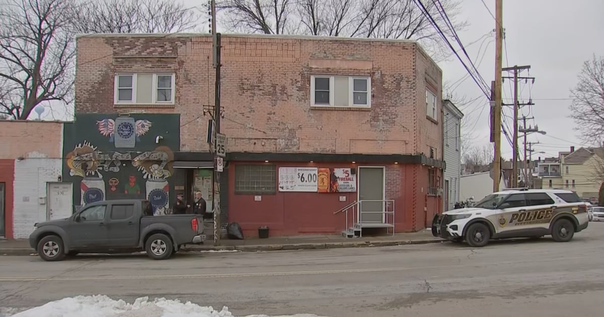 Employee injured after armed robbery at bar in Pittsburgh’s Bloomfield neighborhood – WPXI