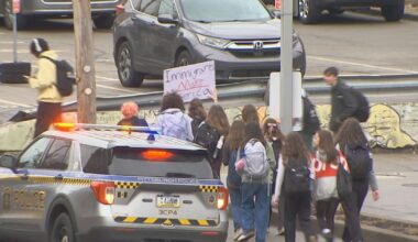 Students hold walkout at Pittsburgh school against ICE