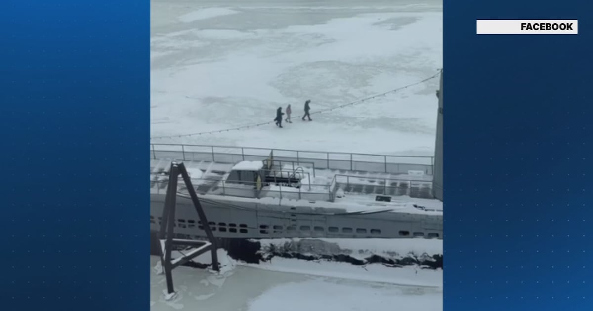 Pittsburgh EMS chief urges public to stay off frozen rivers