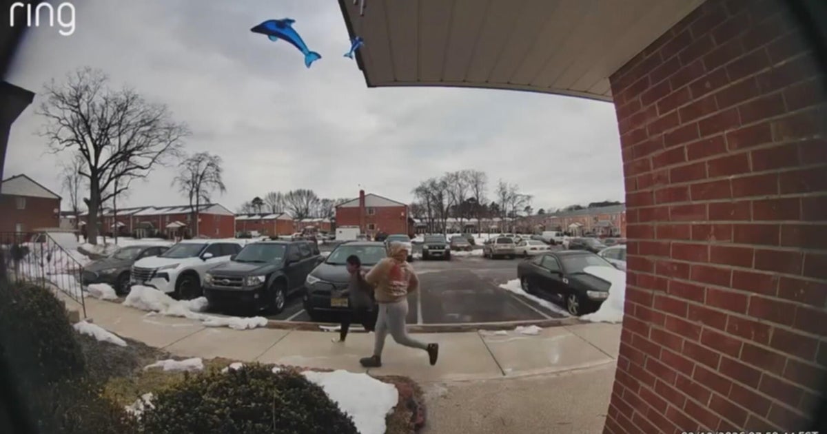 ICE operation in Lindenwold, New Jersey, sends 4th and 5th graders running from school bus stop