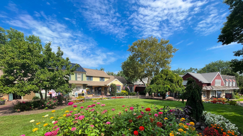 Greens, flowers, and buildings of Peddler's Village
