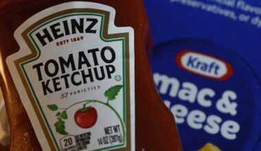 Kraft Heinz pauses plans to split into two companies