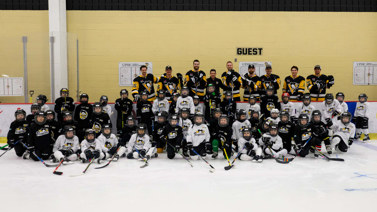 Crosby, Teammates Take the Ice with Little Penguins