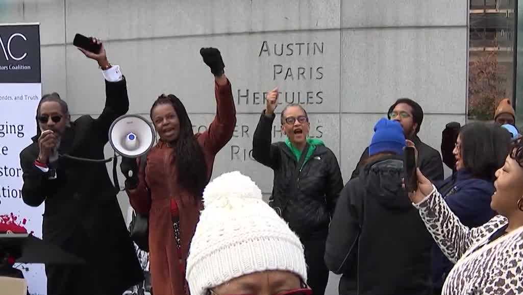 Philadelphia protesters celebrate ruling to restore slavery exhibits