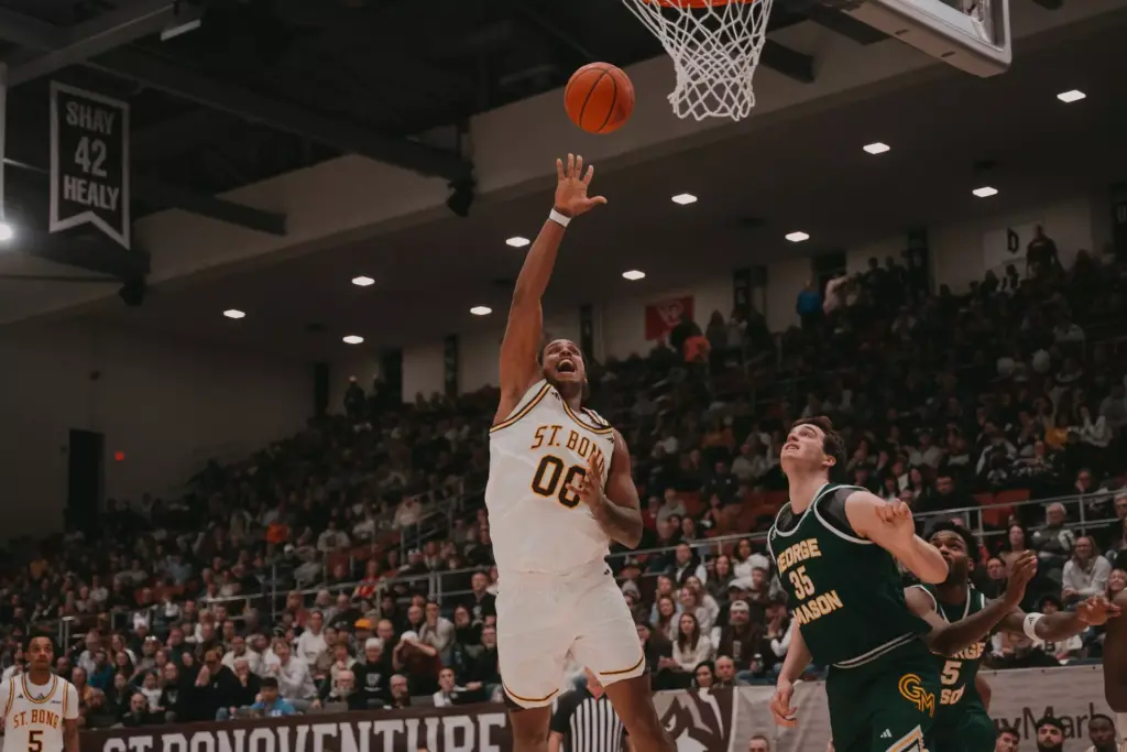 Bonnies Fall to Duquesne despite Double-Double from Mitchell