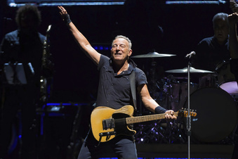 Bruce Springsteen sets Pittsburgh tour date