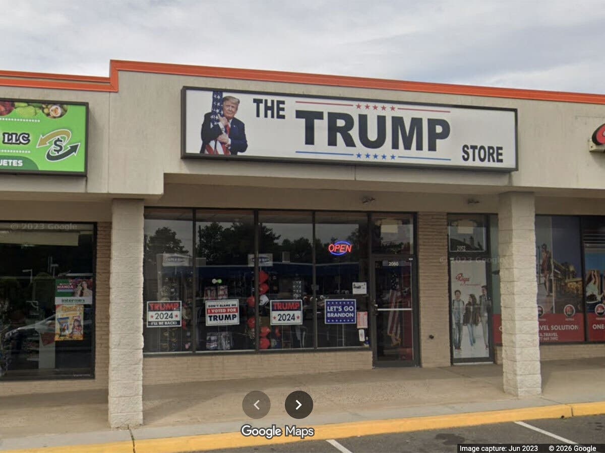 Trump Store Staying Open For Another Week