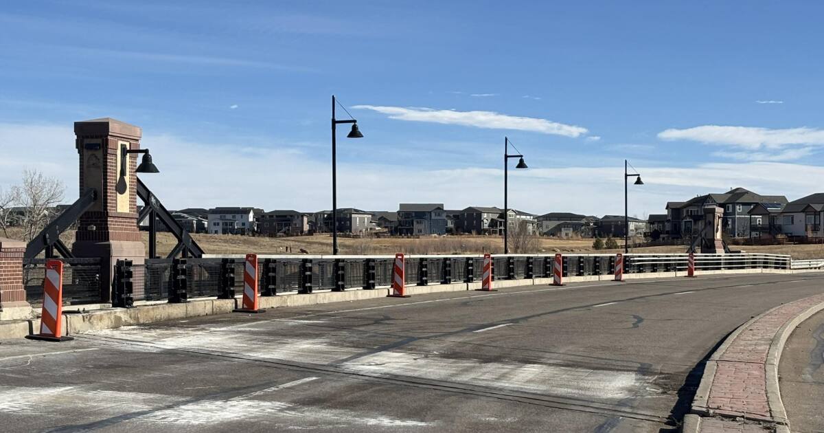 18-year-old driver dies in car crash, fire in Erie Sunday morning